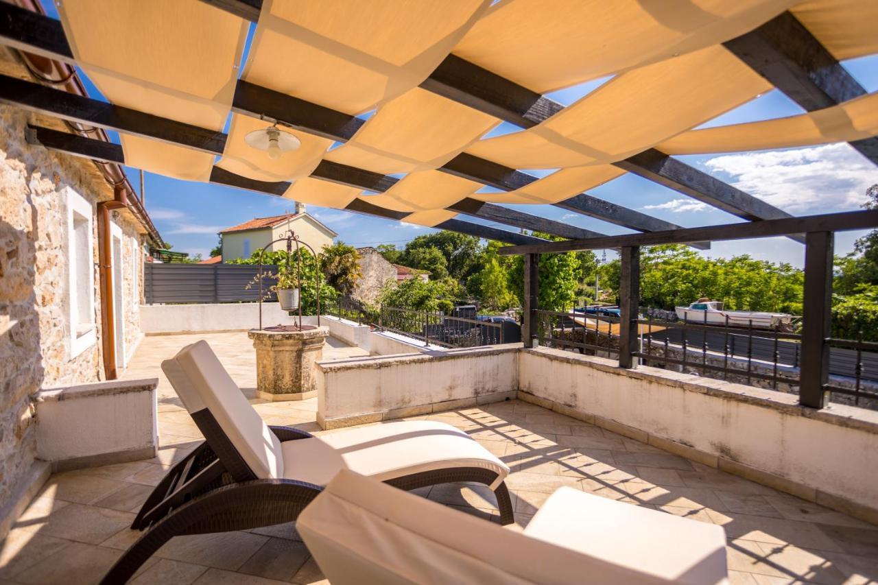Villa Hrustika - Heated Pool, Jacuzzi & Sauna Gabonjin Екстериор снимка
