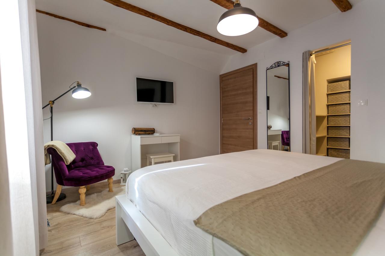 Villa Hrustika - Heated Pool, Jacuzzi & Sauna Gabonjin Екстериор снимка